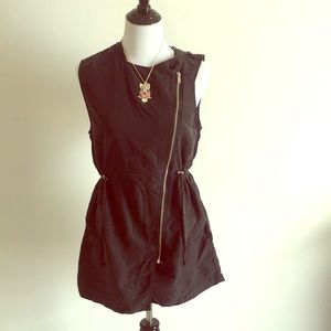 Adorable dress with hood and pockets!